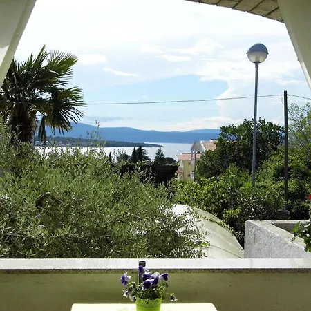 Schoene Gemuetliche Mit Meerblick, Wi-fi, Klimaanlage, Geeignet Auf Sehr Gute Lage,