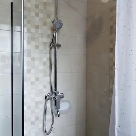 Apartament Schoene Gemuetliche Mit Meerblick, Wi-fi, Klimaanlage, Geeignet Auf Sehr Gute Lage,